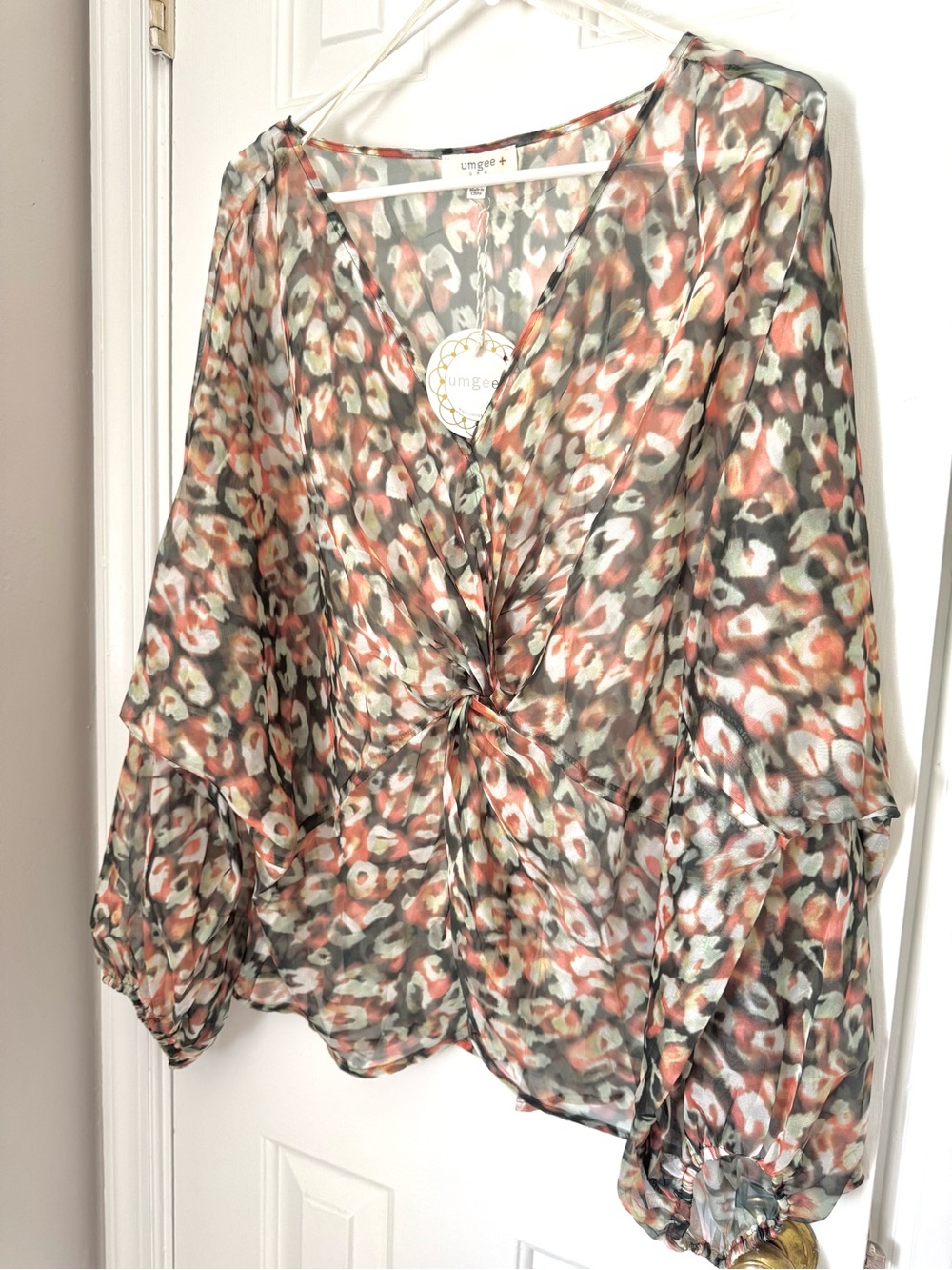 NWT, Umgee, Twist-Front, Lightweight, Print Blouse, Size 1XL